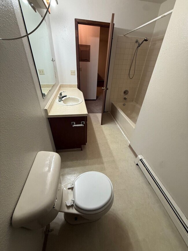 Foto del edificio - 7301 Woburn-2