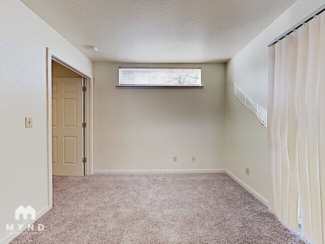 Foto del edificio - 950 Berrum Ln