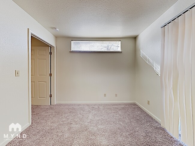 Building Photo - 950 Berrum Ln