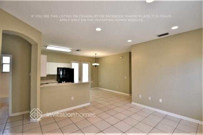 Building Photo - 2844 Wells Ave