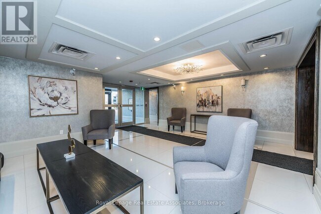 Building Photo - 40 Via Rosedale