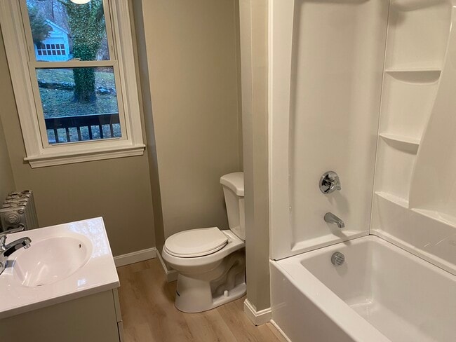 Building Photo - Walnut