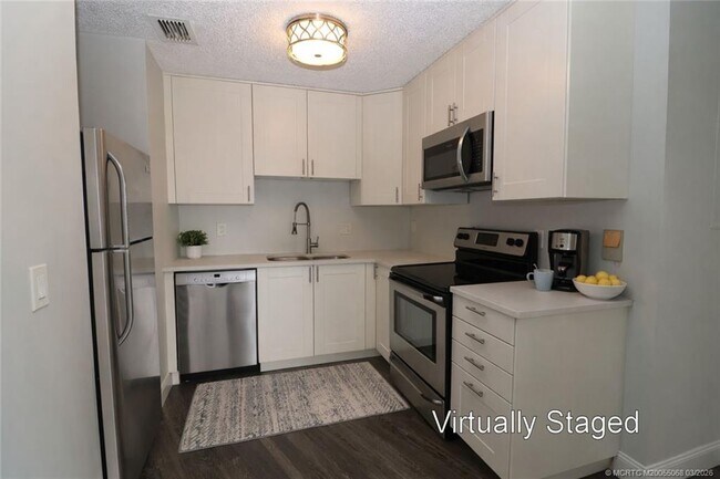 Foto del edificio - 2083 NE Collins Cir