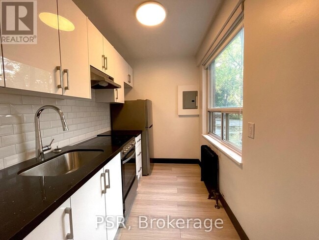 Building Photo - 600 Eglinton Ave W