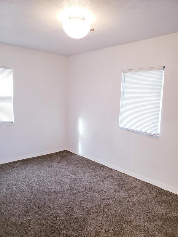 Building Photo - 4576 Cedardale Ave