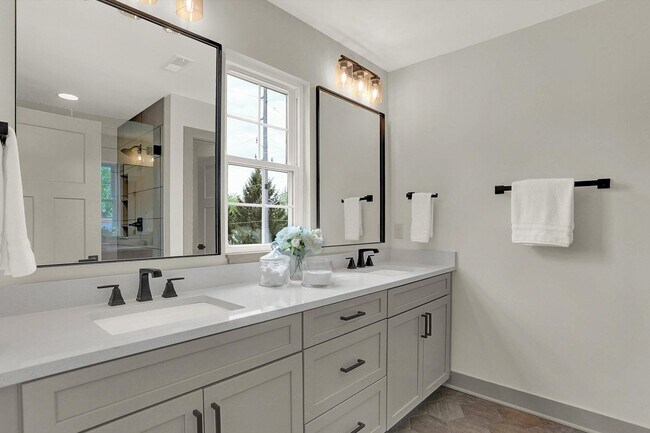 Foto del edificio - Brand New 4 bedroom 4 bath  Build near Eli...