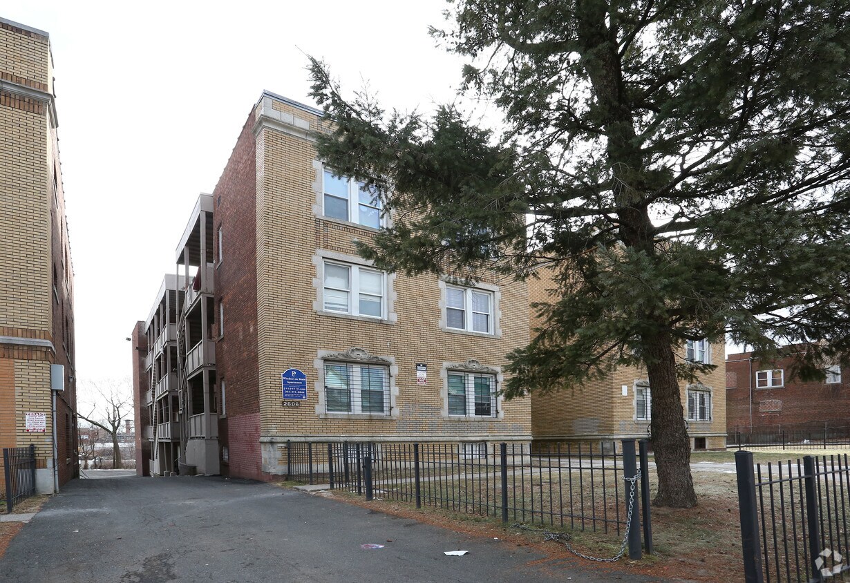 Foto del edificio - 2602-2606 Main St