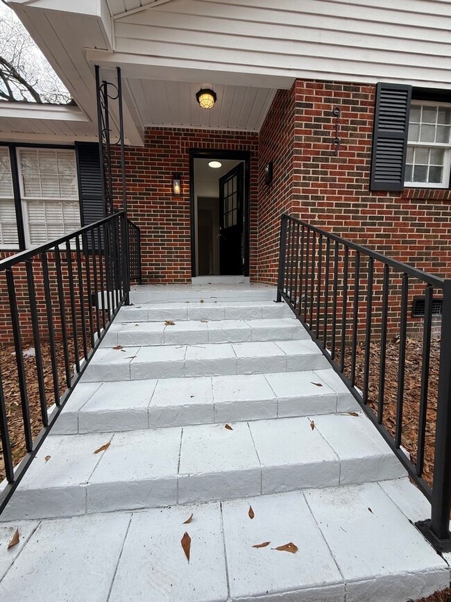 Building Photo - FOR RENT – NEWLY REMODELED