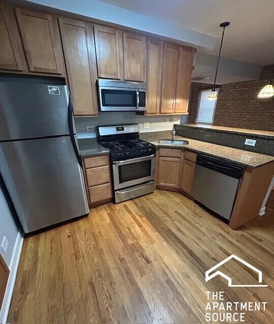 Foto del edificio - 2340 W Granville Ave