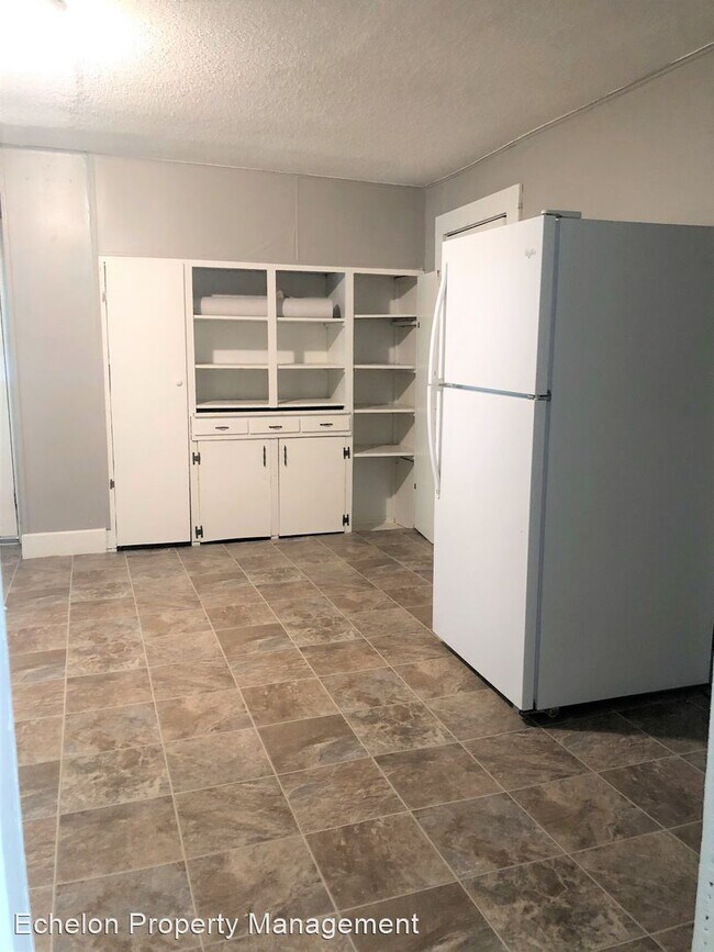 Building Photo - 3 br, 1 bath House - 400 South 11th Street