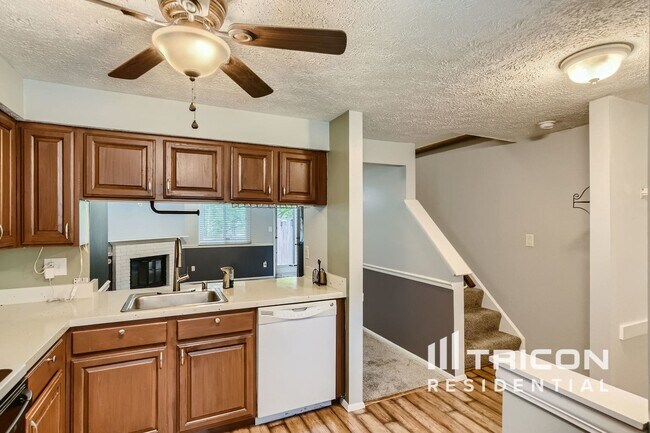 Foto del edificio - 7610 Fairbanks Ct