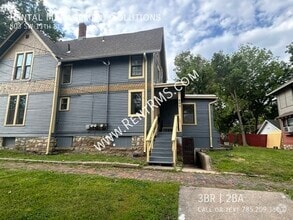 Building Photo - 803 SW 11th St