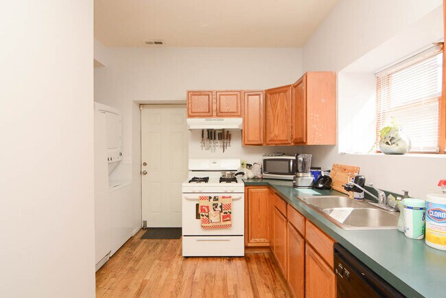 Foto del edificio - 1342 W Hubbard St