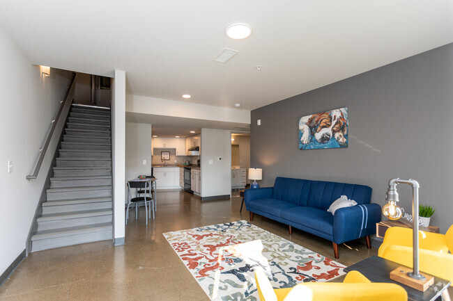 3BR, 2BA - Riverside Lofts