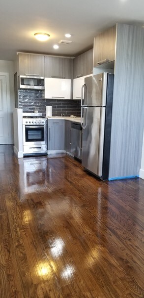 Kitchen - 76 Louisiana Ave