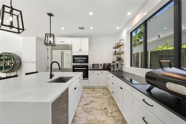 Building Photo - 3782 El Prado Blvd