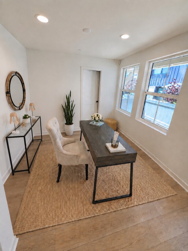 Building Photo - 2586 Delphinium Ln