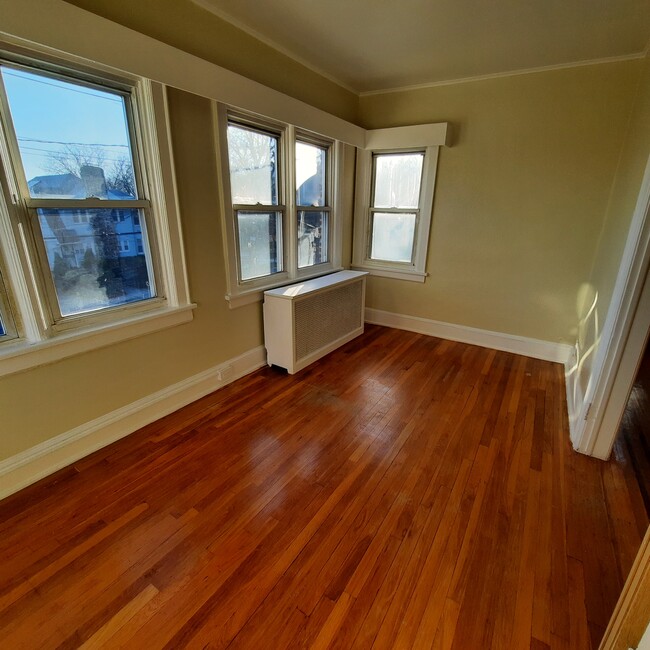 Foto del edificio - 447 E 5th St