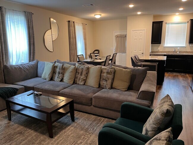 Foto del edificio - 1723 Cormorant Cres