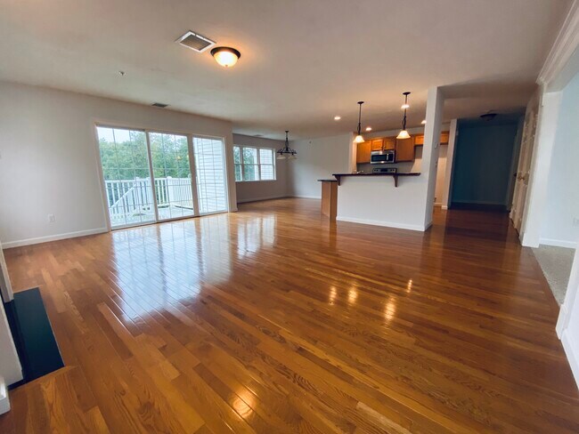 Building Photo - 1103 Hampton Way
