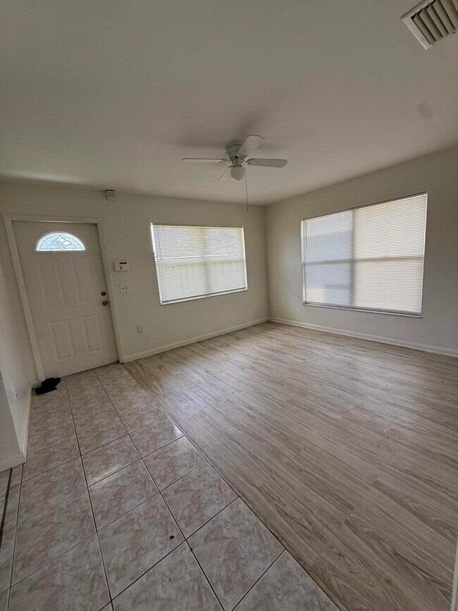 Foto del edificio - 3961 Park Ln