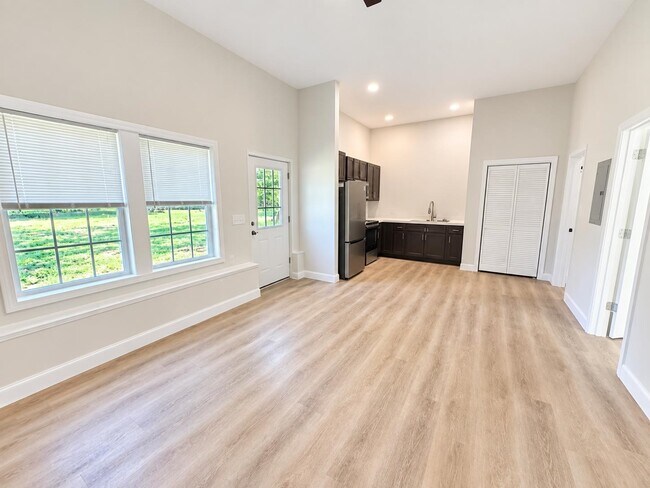 Foto del edificio - 3360 Lafayette Rd