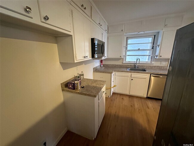 Building Photo - 101 Troy Ave