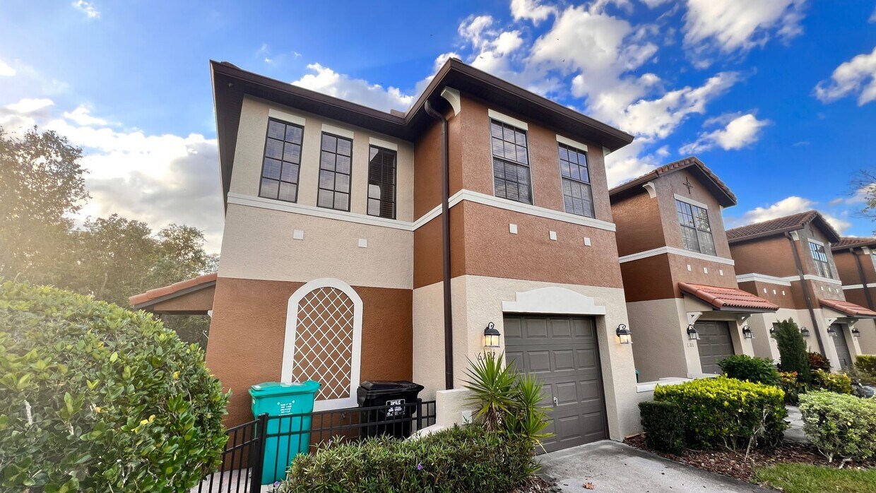 Primary Photo - BEAUTIFUL 3 Bedrooms and 2.5 Bathrooms in ...