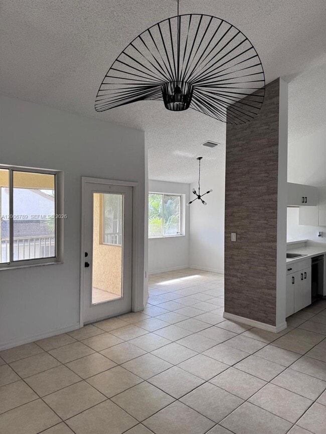 Foto del edificio - 1304 Glenmoor Dr