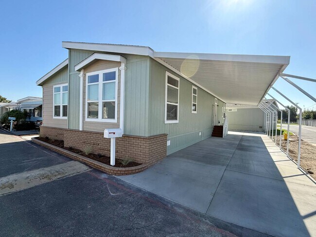 Building Photo - 11 Palm Via