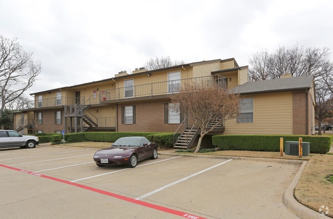 Building Photo - Woodcreek