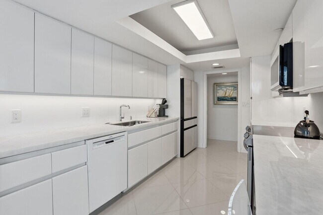 Foto del edificio - 3210 S Ocean Blvd