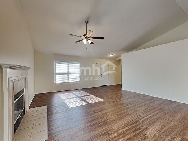 Building Photo - 7888 Edgewater Dr