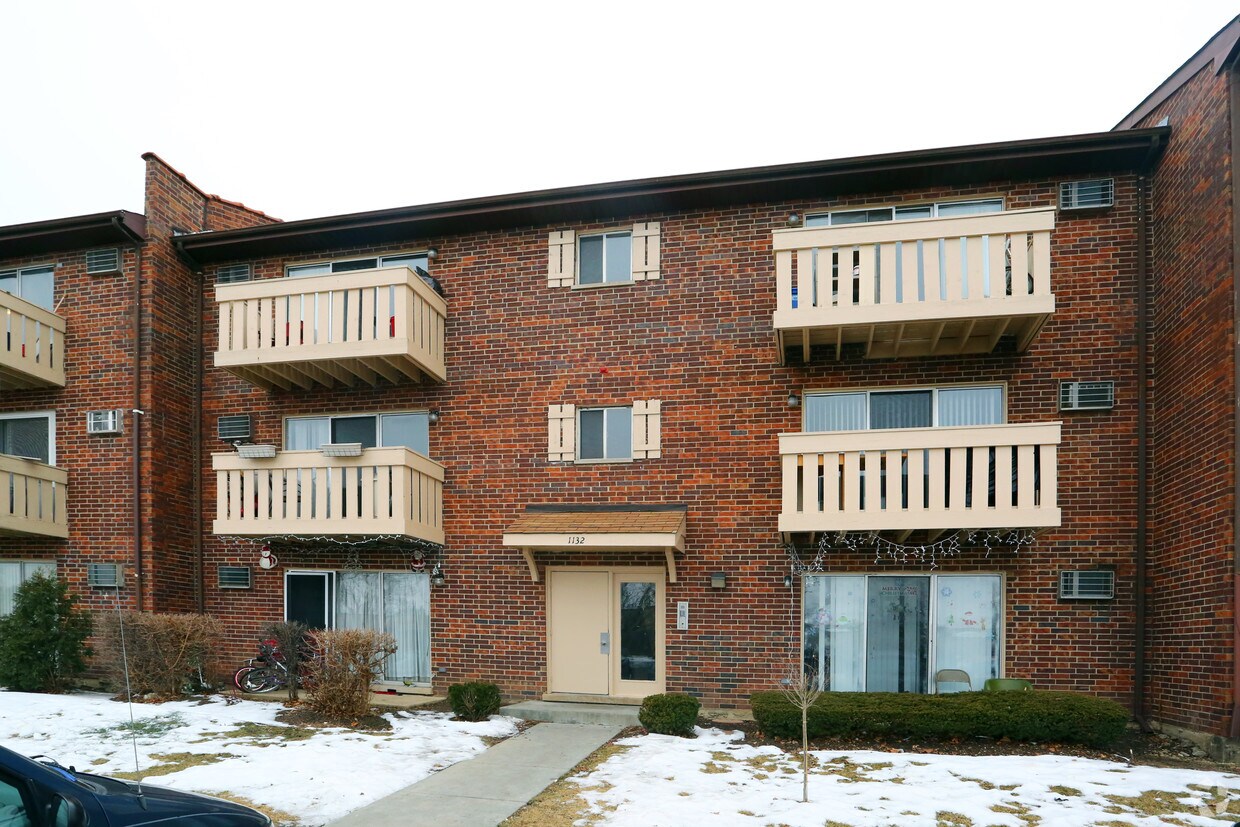 1132 Copperfield Ln, Schaumburg, IL 60193 Apartments in Schaumburg