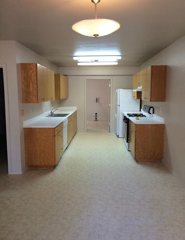 Foto principal - 1690 E Cedar St