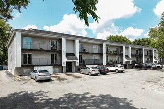 Building Photo - 865 S Douglas Ave