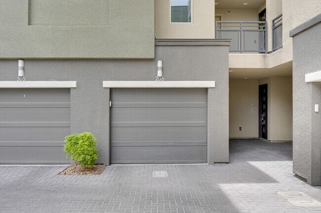 Foto del edificio - EXCEPTIONAL 2 BEDROOM HOME IN 89135