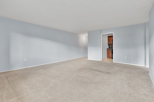Building Photo - Dupont Condo | 1 Bed | 1 Bath | 780 Sf | Private Balcony | Parking Rental Available at Additional...