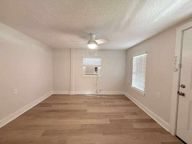 Building Photo - 288BS