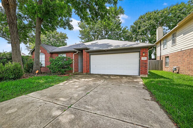 Foto del edificio - 17162 Summer Hollow Dr