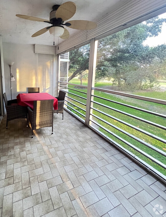 Building Photo - 806 Cypress Grove Ln