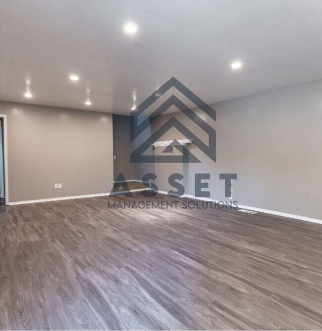 Foto del edificio - 6 Bedroom Rent to Own Home Available!