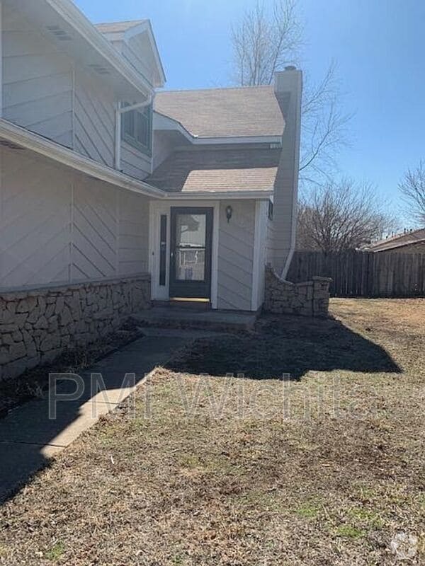 Building Photo - 1707 E Pinion Rd