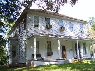 Primary Photo - 209 E Pine St