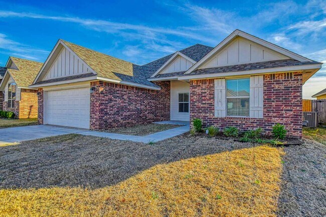 Foto del edificio - 3112 Pebble Pond Dr