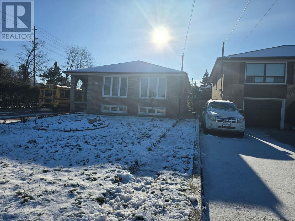 Primary Photo - 53 Caines Ave