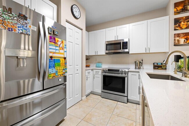 Building Photo - 8313 Santa Monica Ter
