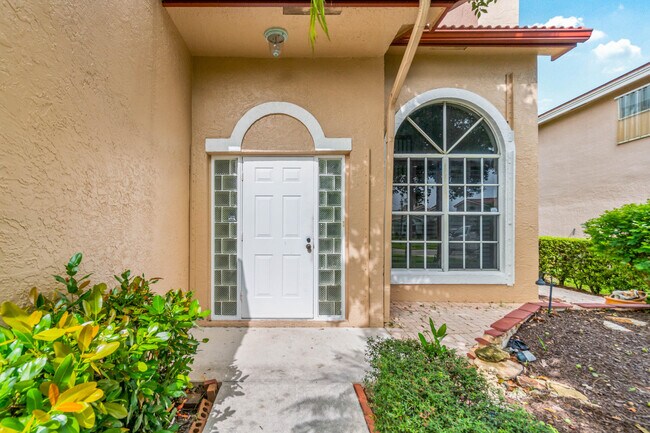 Building Photo - 8528 Tourmaline Blvd