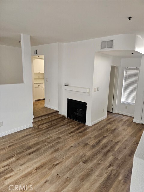 Foto del edificio - 7900 Woodman Ave