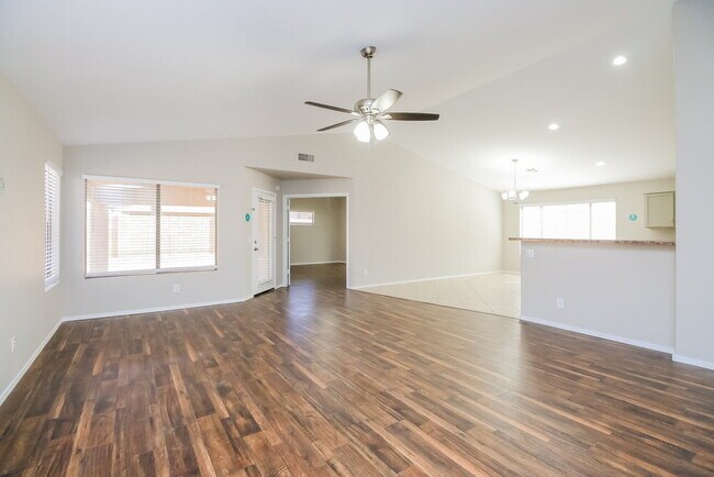 Foto del edificio - 10912 E Dragoon Ave